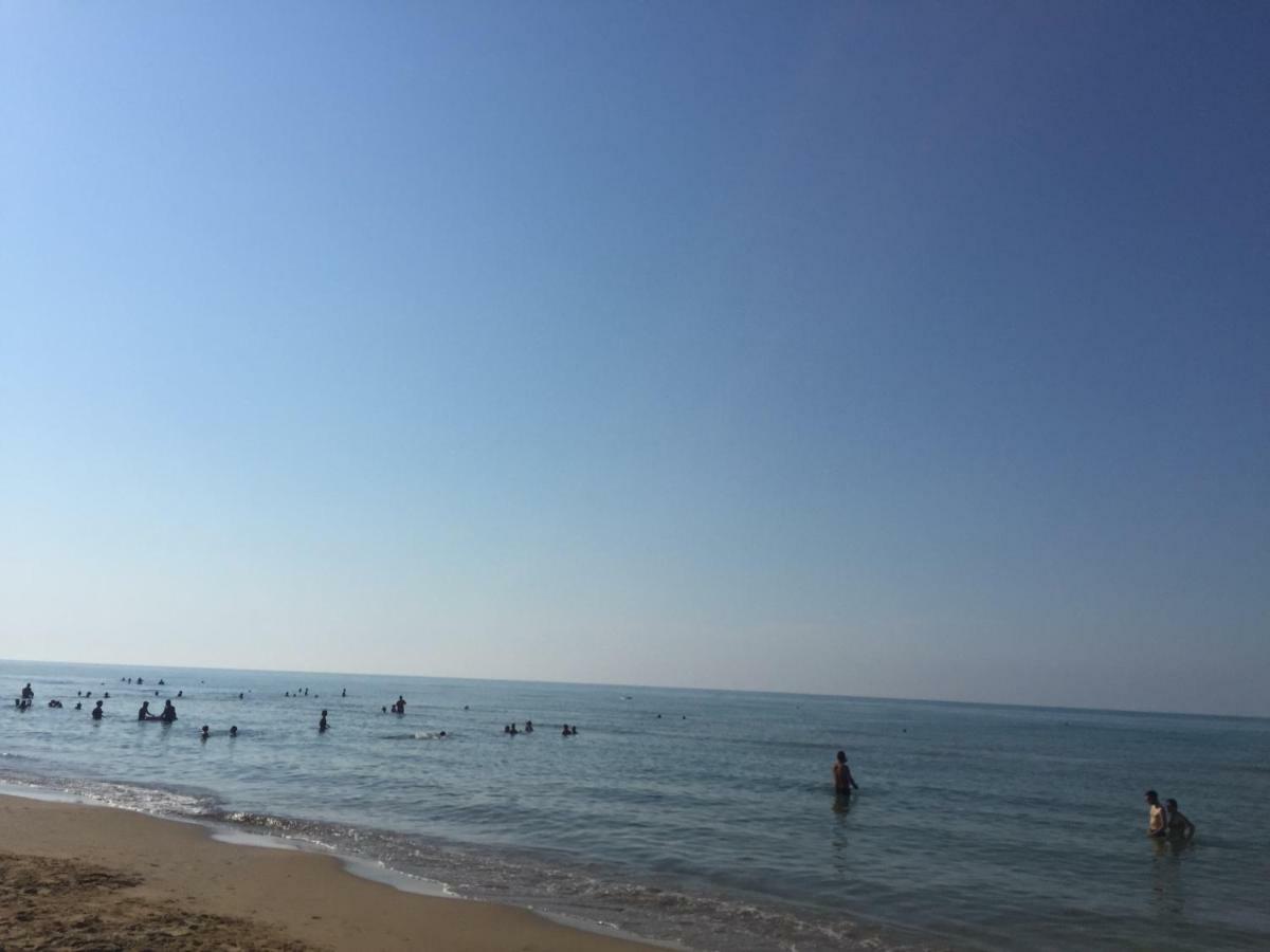 Casa Vacanze Foce Varano Apartment ภายนอก รูปภาพ